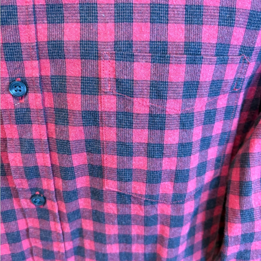 Vince men’s button front flannel shirt. Sharp red & blue plaid. Medium - Picture 3 of 6
